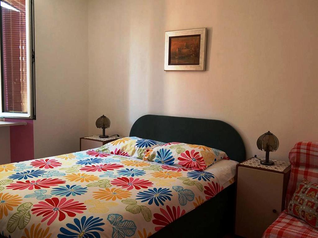 Central Sibenik Apartments Rum bild